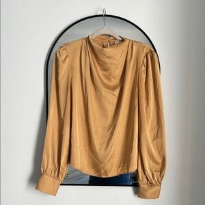🎉5/$25 Gold draped mock neck blouse